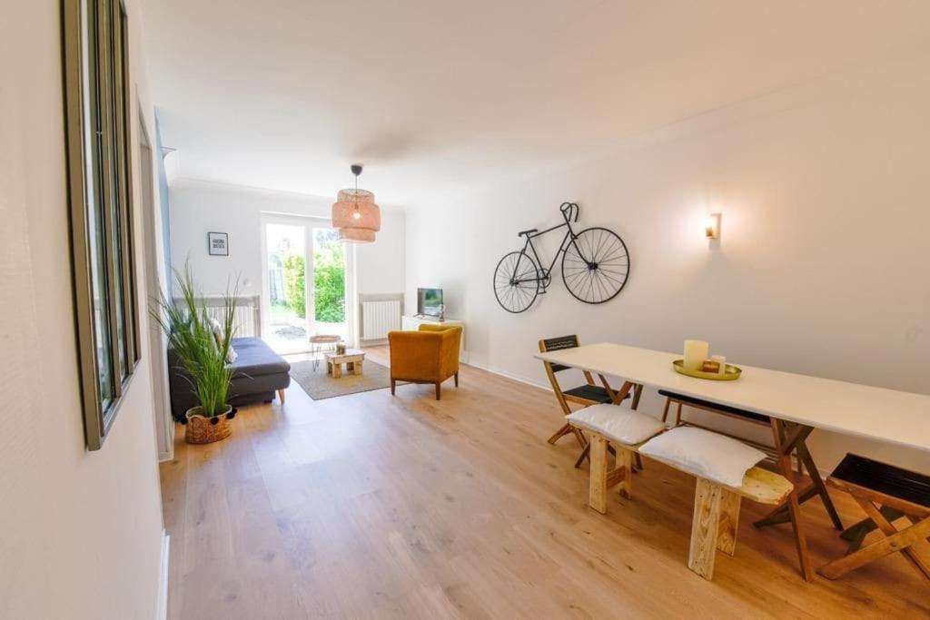 Charmant Logement Plein Pied Au Coeur Du Village Castelculier Exterior foto